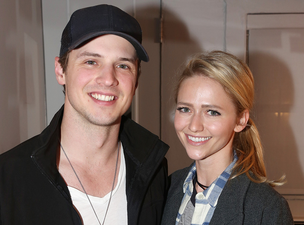UnREAL Stars Freddie Stroma & Johanna Braddy Are Married E! News UnREAL Stars Freddie Stroma & Johanna Braddy Are Married E! News